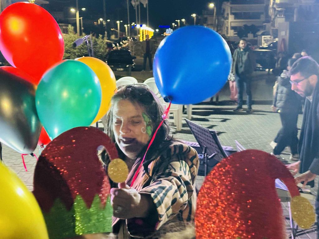 Άναμμα Χριστουγεννιάτικου δέντρου στη Νέα Κίο