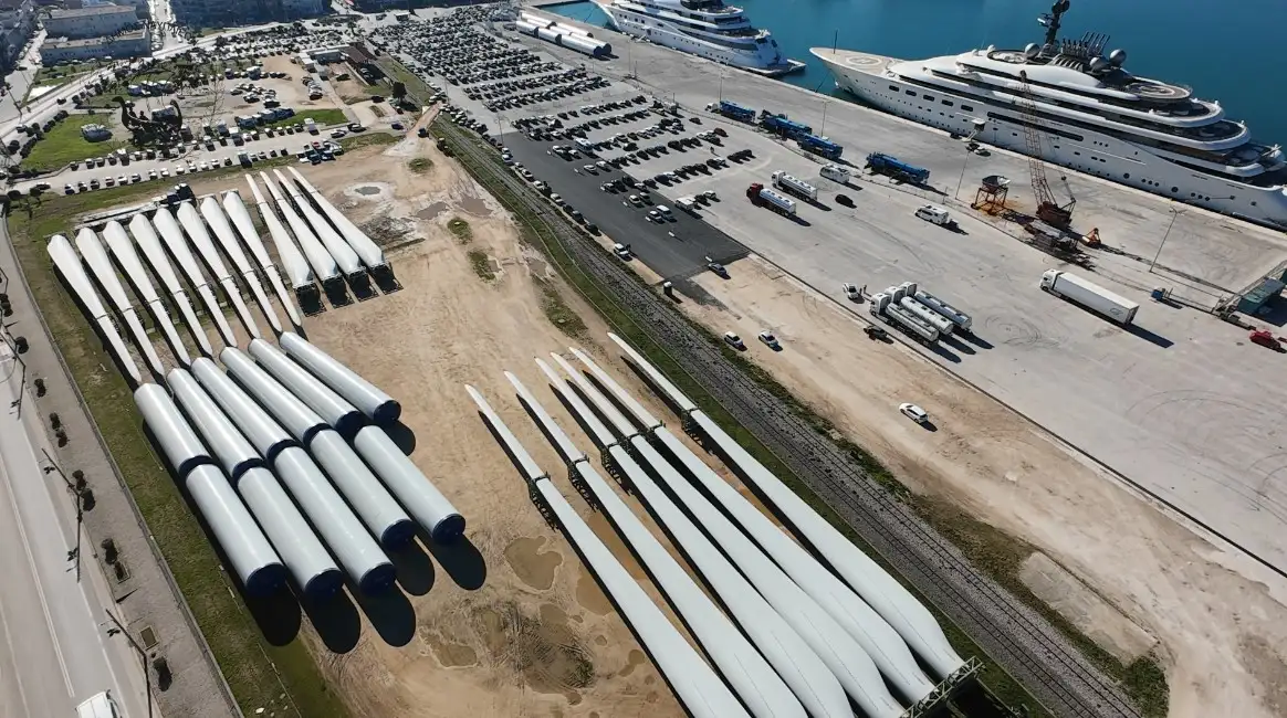 Η αντιτουριστική πλευρά των logistics στο λιμάνι του Ναυπλίου (Βίντεο)