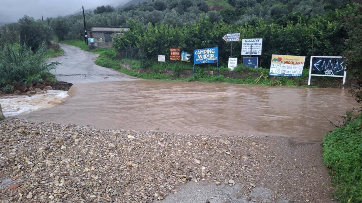 Πλημμυρισμένοι δρόμοι στον Δήμο Επιδαύρου – Κατολισθήσεις και φερτά υλικά μετά την κακοκαιρία