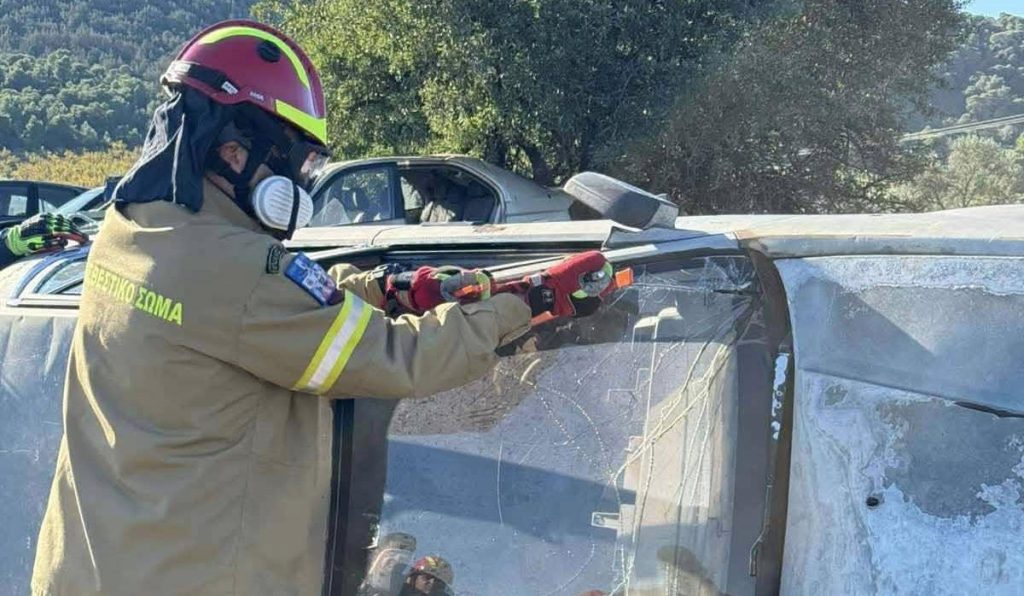 Εκπαίδευση για το προσωπικό του Πυροσβεστικού Κλιμακίου Κρανιδίου στην αντιμετώπιση τροχαίων ατυχημάτων