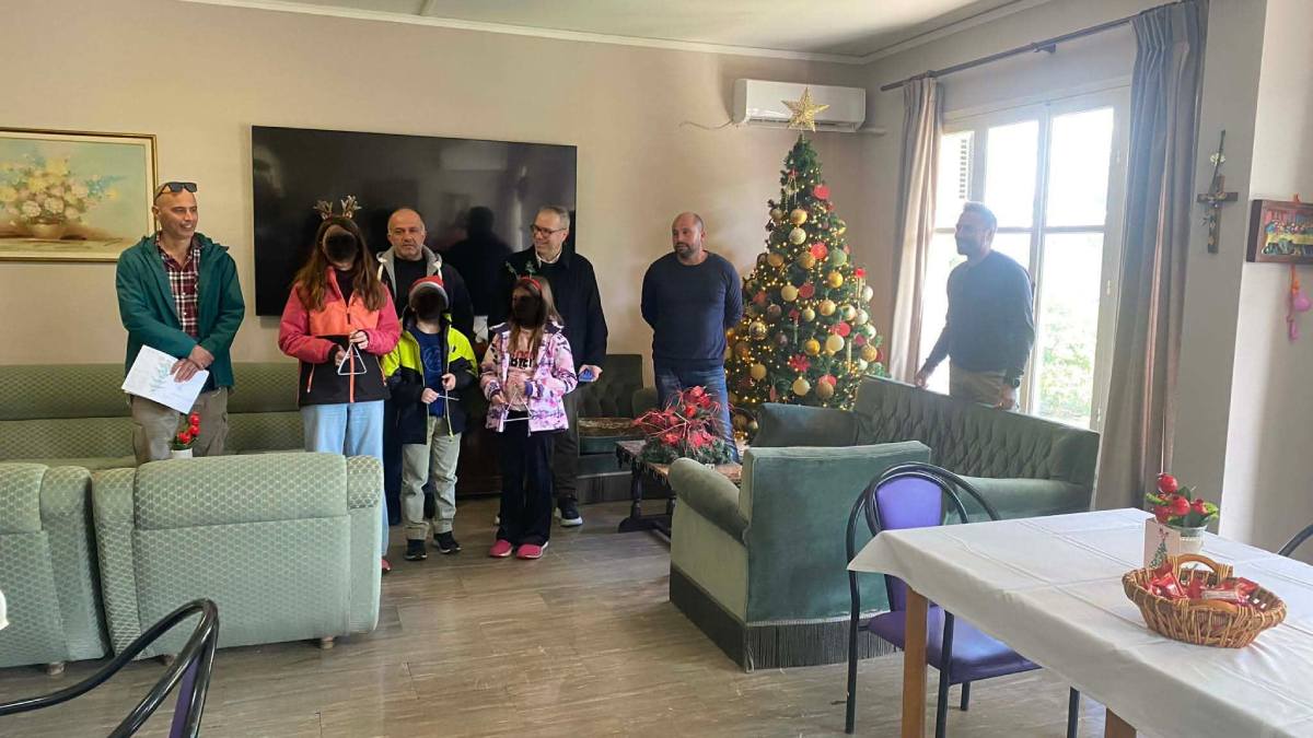 Μήνυμα ανθρωπιάς από τη Δικαστική Φυλακή Ναυπλίου – Χριστουγεννιάτικη προσφορά στο Γηροκομείο «Μαρίας Ραϊδου»