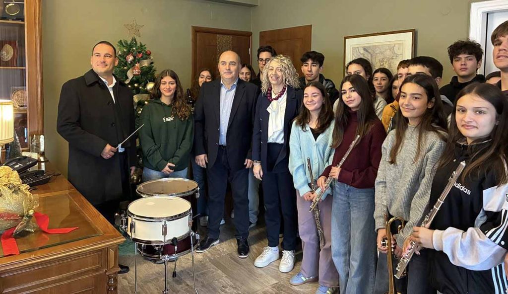 Εορταστική επίσκεψη του Μουσικού Σχολείου Αργολίδας στον Περιφερειάρχη Αργολίδας Βασίλη Σιδέρη