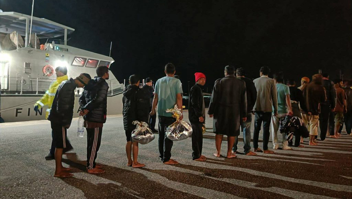 Καλαμάτα: Διάσωση 23 μεταναστών από ακυβέρνητο σκάφος