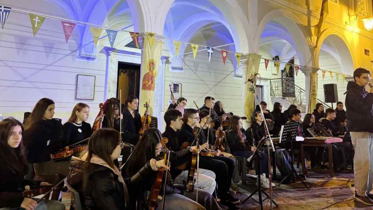 Παραδοσιακά Κάλαντα από όλη την Ελλάδα παρουσίασε το Μουσικό Σχολείο Αργολίδας στο Ναύπλιο