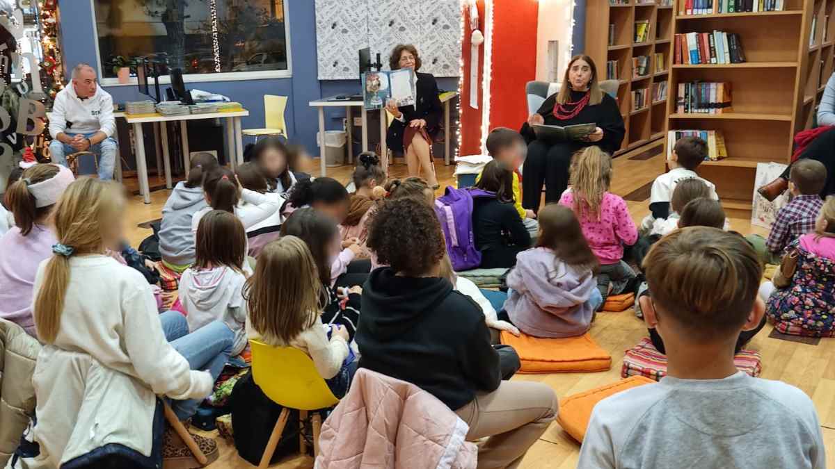 Χριστουγεννιάτικη βιβλιοπαρουσίαση στην Παιδική Νεανική Βιβλιοθήκη Άργους Μυκηνών