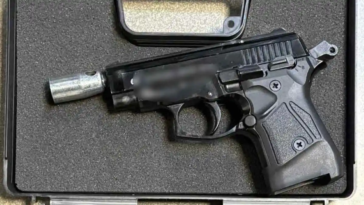 55χρονος αλλοδαπός κυκλοφορούσε με πιστόλι κρότου στην Τρίπολη