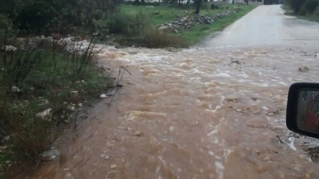 Πλημμύρες στα Ίρια