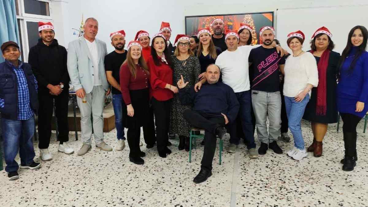 Ναύπλιο: Ο Άη Βασίλης μοίρασε δώρα στο Σχολείο Δεύτερης Ευκαιρίας