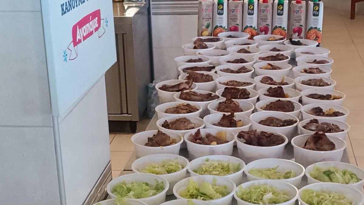 Γεύμα αγάπης από τον Ι.Ν. Ευαγγελίστριας Ναυπλίου για όσους έχουν ανάγκη