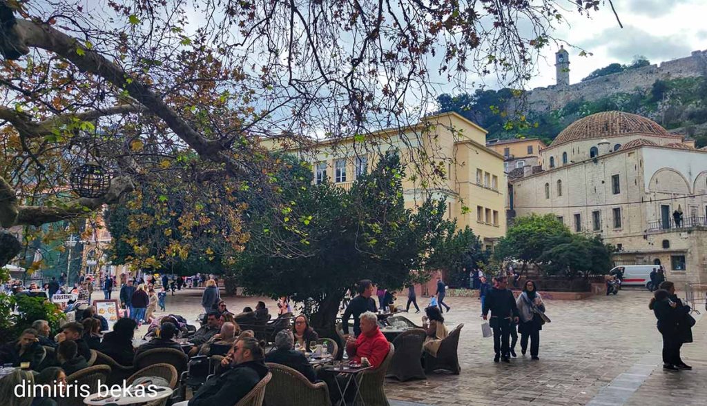 Κόσμος στο Ναύπλιο τα Χριστούγεννα