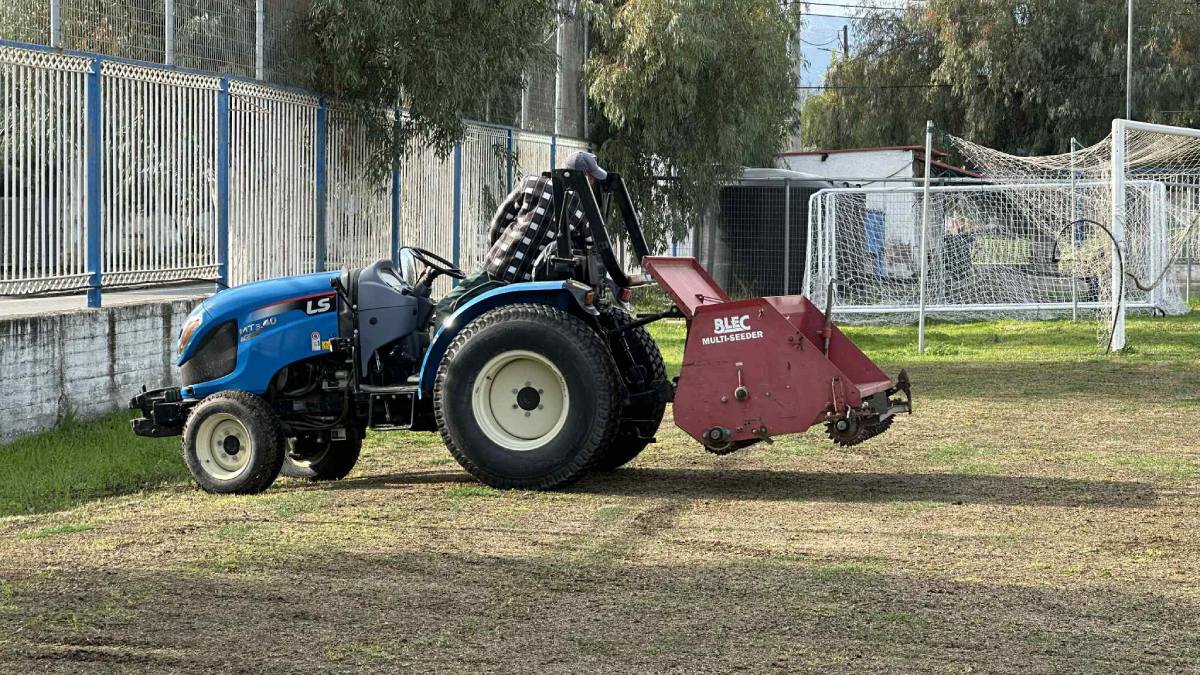 Νέος χλοοτάπητας στο γήπεδο Νέας Κίου