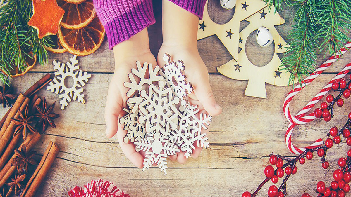 Γιορτινό, δημιουργικό εργαστήρι κατασκευής στολιδιών στη Δημητσάνα