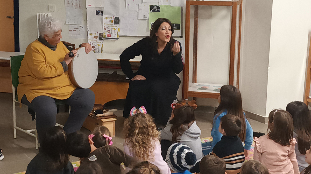 «Χριστουγεννιάτικη Χαρά» στη Νέα Κίο – Μια γιορτή αλληλεγγύης και παιχνιδιού