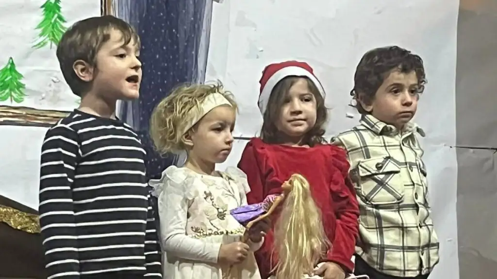 σχολική χριστουγεννιάτικη γιορτή στο Δημοτικό Σχολείο Βαλτεσινίκου
