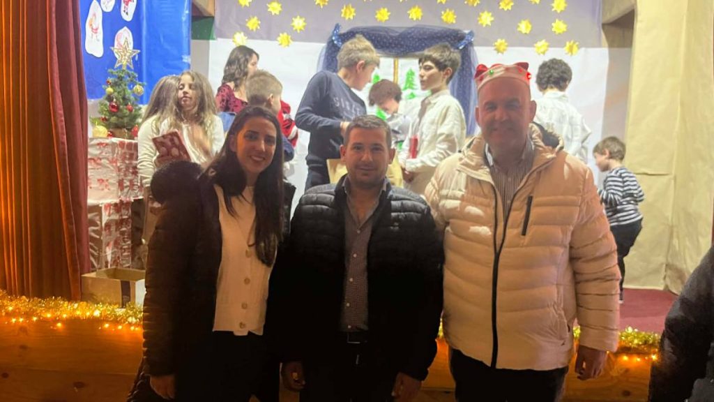 σχολική χριστουγεννιάτικη γιορτή στο Δημοτικό Σχολείο Βαλτεσινίκου