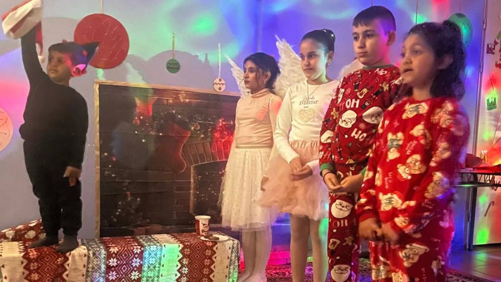 χριστουγεννιάτικη εκδήλωση του Νηπιαγωγείου και Δημοτικού Σχολείου Νεοχωρίου