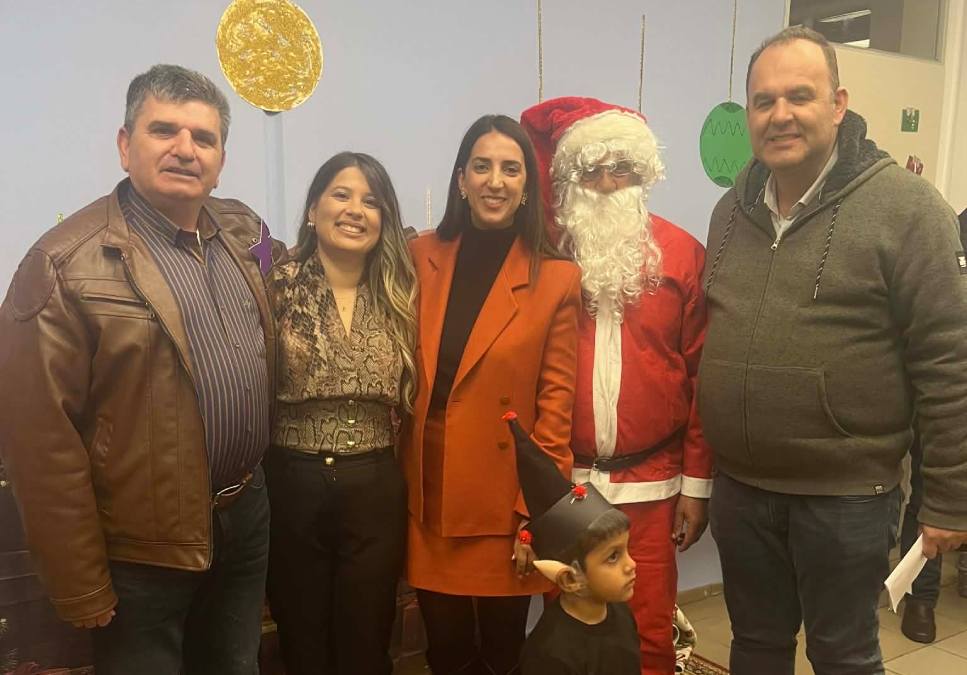 χριστουγεννιάτικη εκδήλωση του Νηπιαγωγείου και Δημοτικού Σχολείου Νεοχωρίου