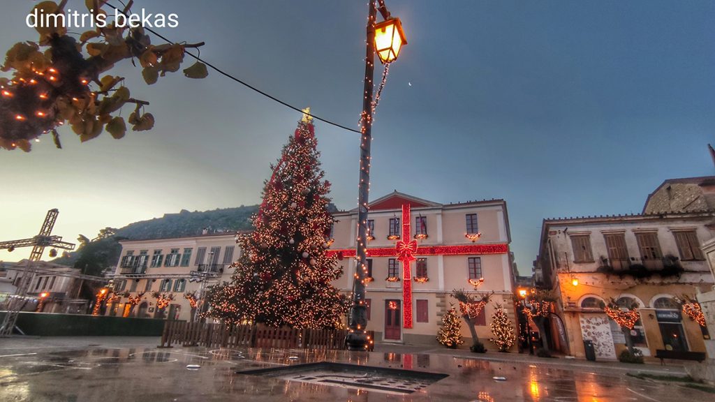 Χριστουγεννιάτικος στολισμός στο Ναύπλιο 2025
