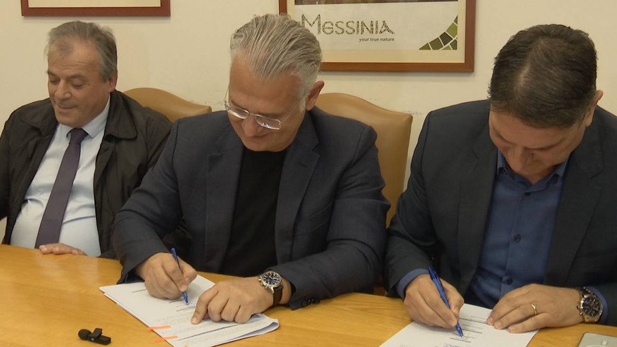 Έπεσαν οι υπογραφές για τον δρόμο Νέα Κορώνη – Χωματερό