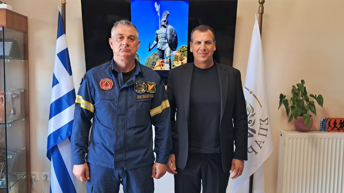 Συνάντηση του Δημάρχου Σπάρτης με τον νέο Διοικητή Πυροσβεστικών Υπηρεσιών Λακωνίας