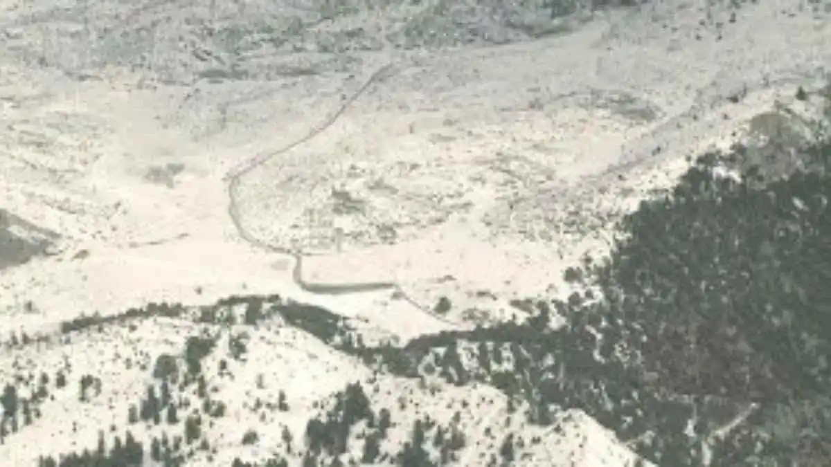 Χιονοπτώσεις στα ορεινά του δήμου Ξυλοκάστρου – Ευρωστίνης: Σε εξέλιξη οι εκχιονισμοί