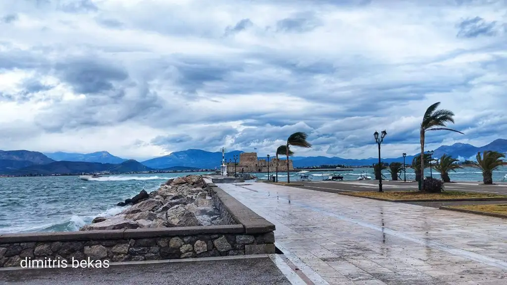 Παραλία Ναυπλίου αέρας κύματα