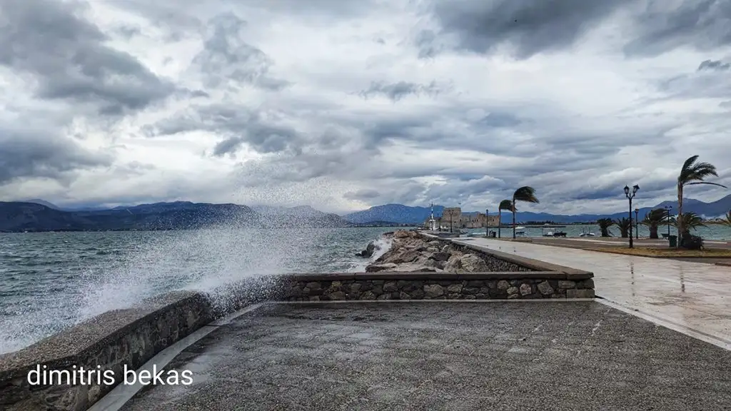 Παραλία Ναυπλίου αέρας κύματα