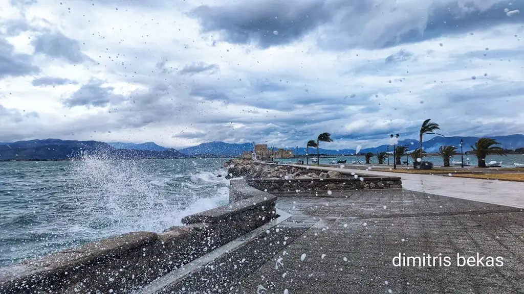 Παραλία Ναυπλίου αέρας κύματα