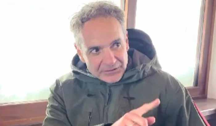 Ο Μητσοτάκης «τρολάρει» στα Καλάβρυτα – Το viral βίντεο που «έριξε» το Instagram