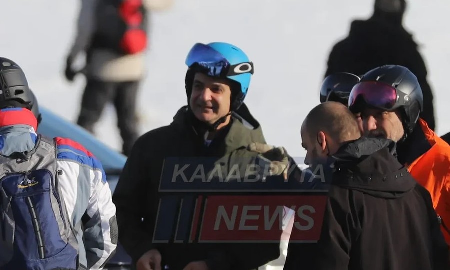 Στα Καλάβρυτα για σκι ο Μητσοτάκης: Η έκπληξη και η αναμονή στην ουρά για το λιφτ