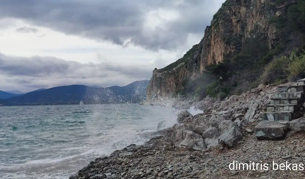 Αρβανιτιά αέρας κύματα