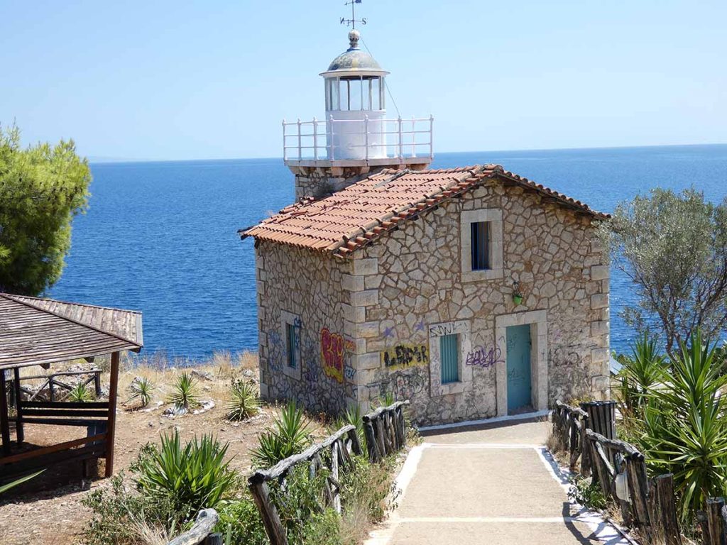 Φάρος Παράλιου Άστρους