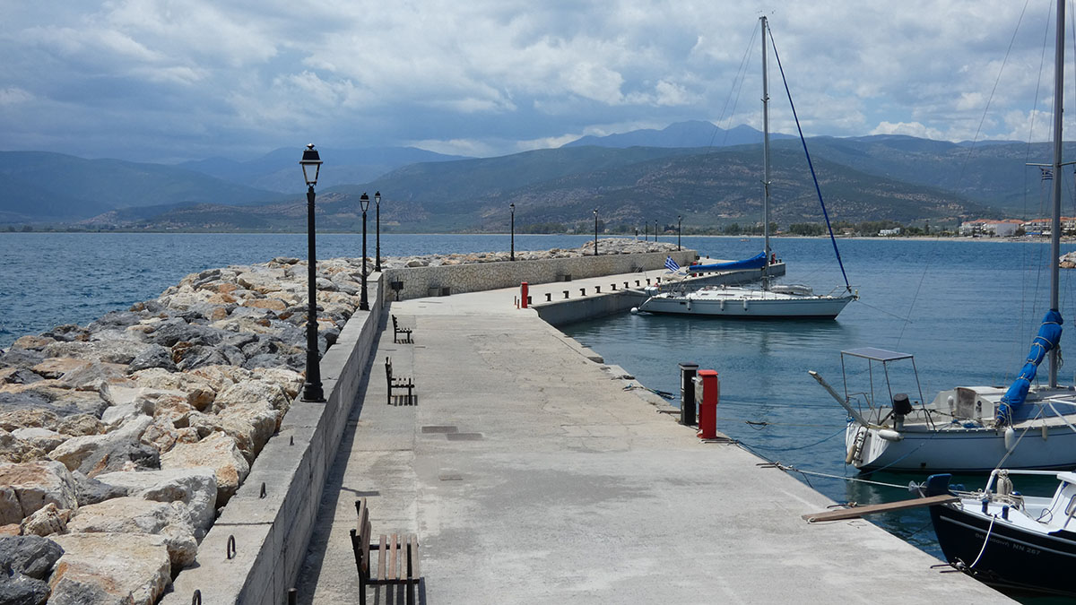 Παράλιο Άστρος: Επικίνδυνο τμήμα του λιμανιού – Αίτημα για απαγόρευση κυκλοφορίας