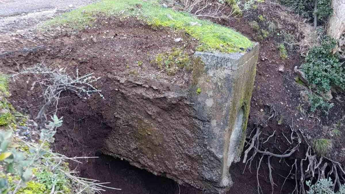 Σιγή στα ραδιόφωνα της Μεσσηνίας λόγω καθίζησης δρόμου