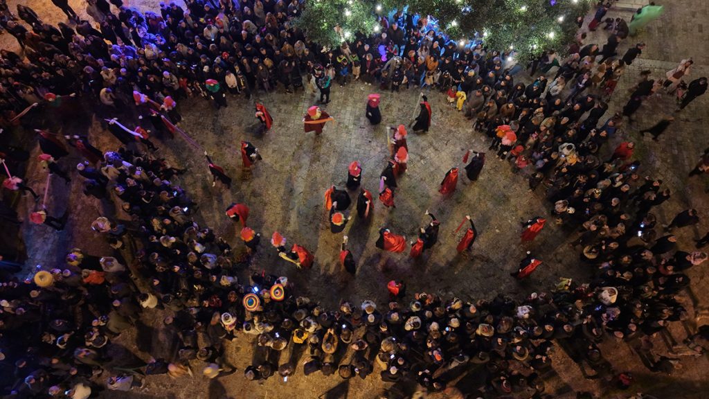 αποκριάτικο δρώμενο των Ντόμινο στο Ναύπλιο