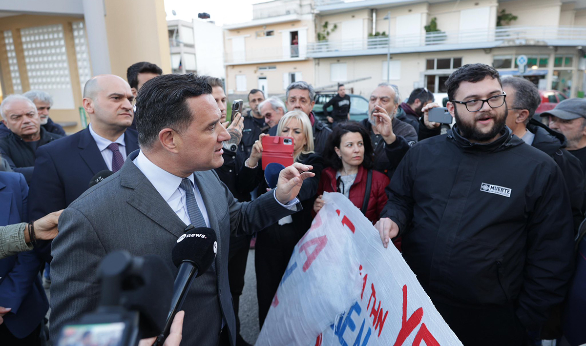 Άδωνις Γεωργιάδης: Ο διάλογος με τους διαδηλωτές στο Άργος (Βίντεο)