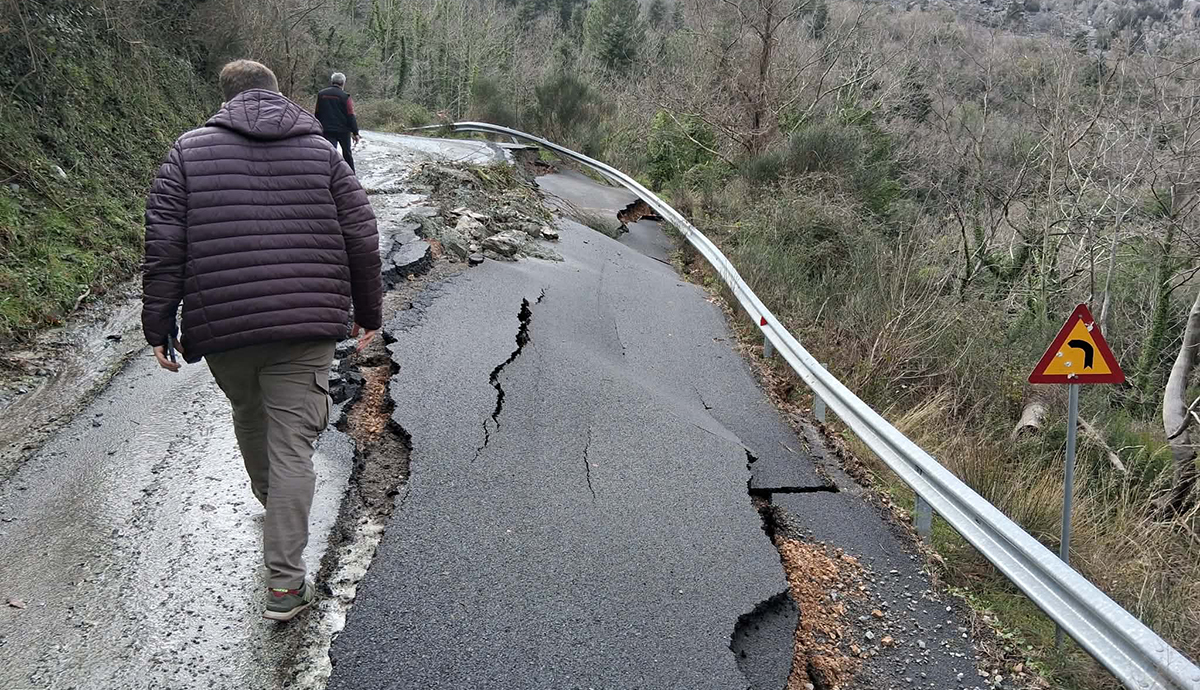 Εκκενώθηκαν χωριά στον Ταΰγετο μετά τις σοβαρές ζημιές στις υποδομές