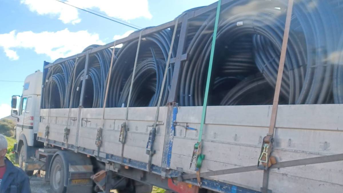 Παράδοση σωληνώσεων άρδευσης στις πληγείσες κοινότητες του Δήμου Ξυλοκάστρου–Ευρωστίνης