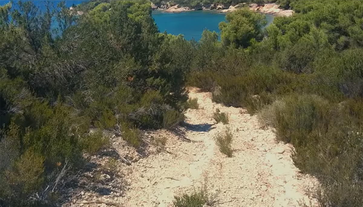 Η απόλυτη off-road διαδρομή από το Πόρτο Χέλι στην παραλία Θύνι (Βίντεο)