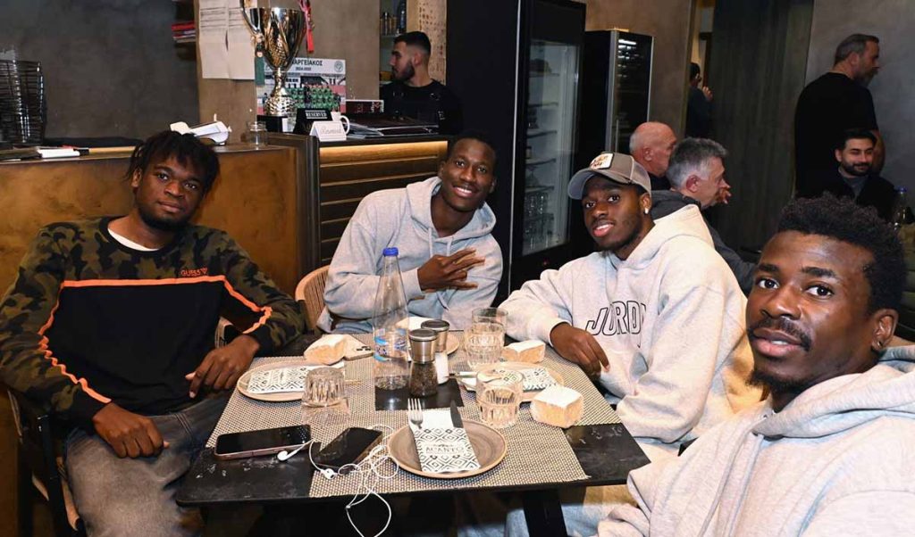 Η ΠΑΕ Παναργειακός έκοψε την πρωτοχρονιάτικη πίτα