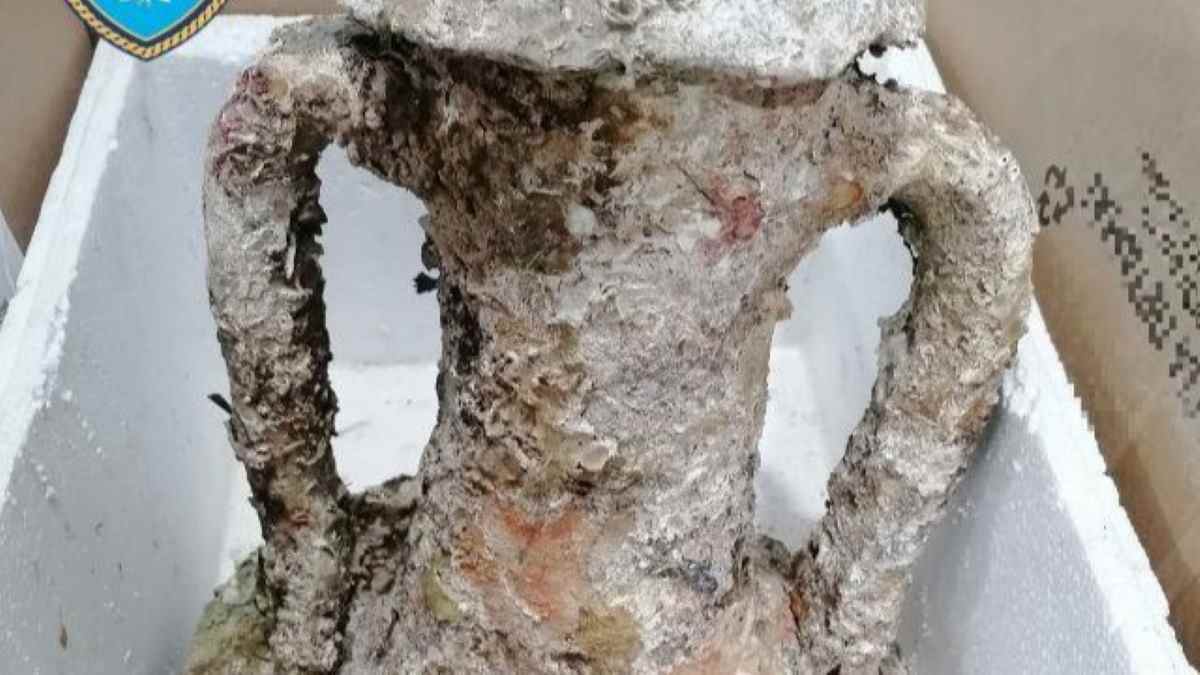 Ψάρεψε αμφορέα στις Δυτικές ακτές της Πελοποννήσου