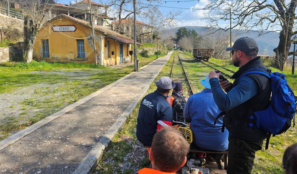 Καθαρισμός σιδηροδρομικών γραμμών στην Αρκαδία από ξένους εθελοντές