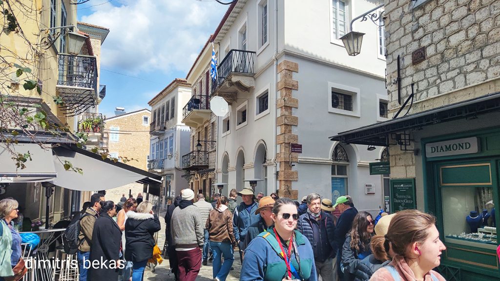 Τουρίστες στα σοκάκια του Ναυπλίου