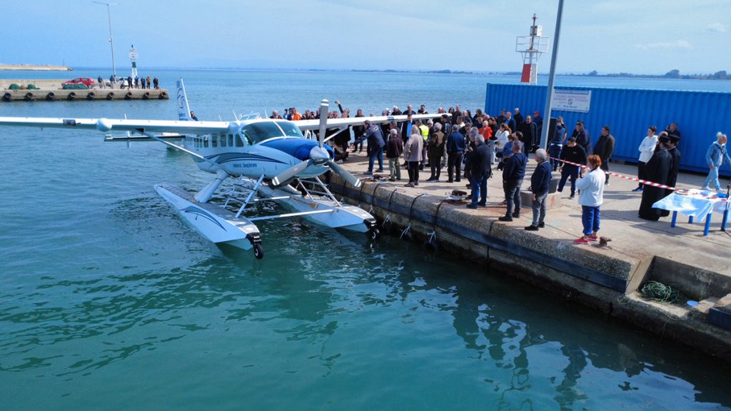 Πρώτη προσθαλάσσωση υδροπλάνου στην Κυλλήνη