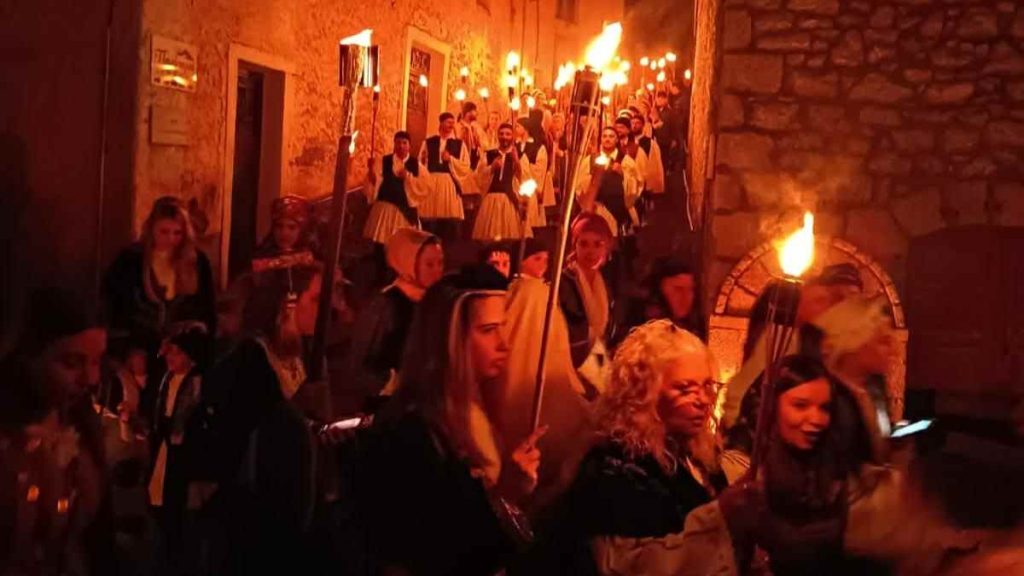 Λαμπαδηφορία Βυτίνας