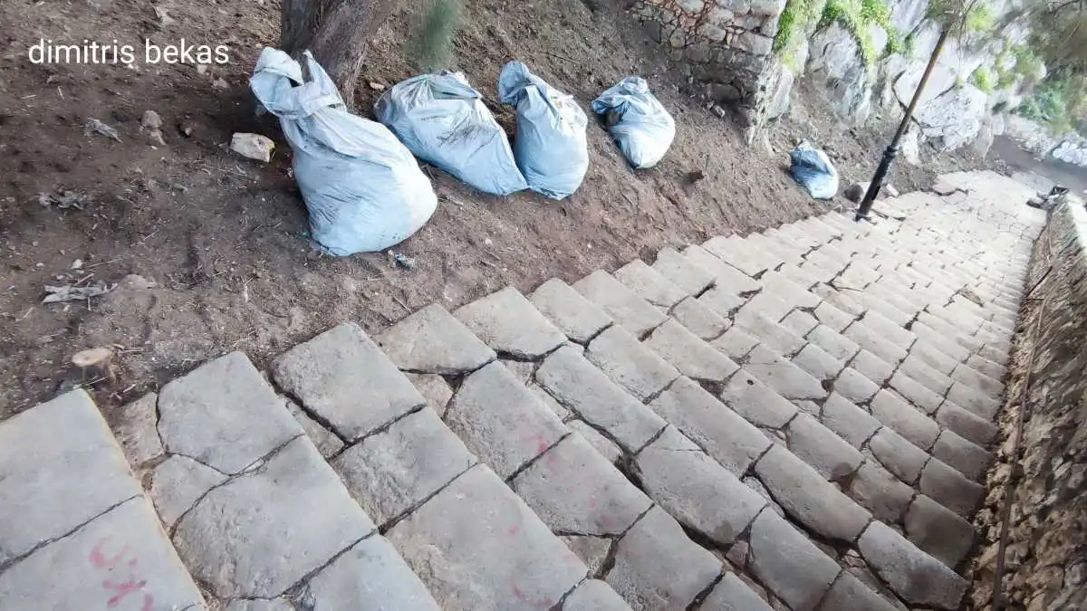 Ναύπλιο: Καθαρίστηκε η Πύλη Σαγρέδου, παραμένει το λουκέτο