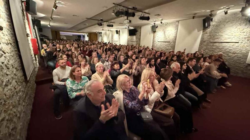 Παράσταση reloaded