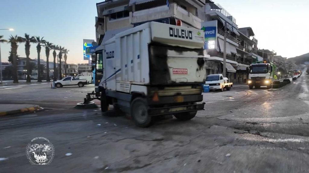 Σκουπίδια μετά το πανηγύρι στην Πρόνοια Ναυπλίου