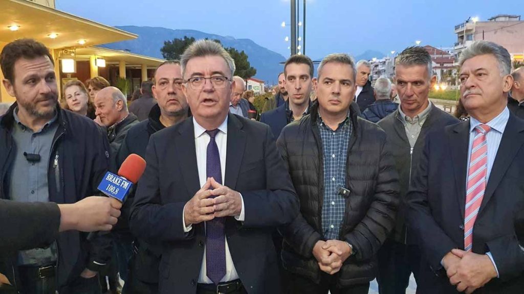 Νίκος Σταυρέλης Αναπλασμένος σιδηροδρομικός σταθμός Κορίνθου