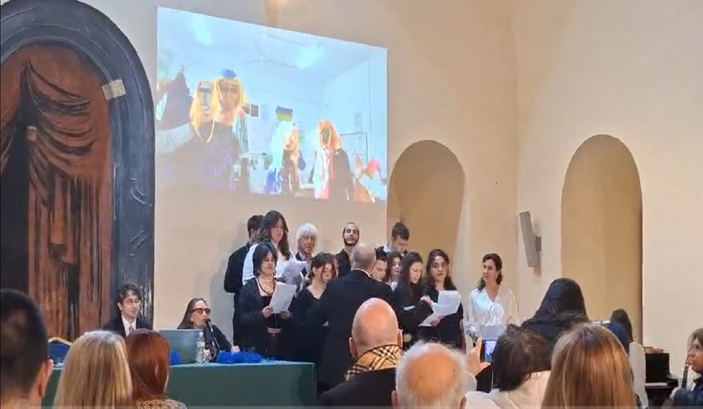 Το Βλέμμα Του Εγκλεισμού, Το Βήμα Της Επιστροφής: Τέχνη, Εκπαίδευση Και Μετασχηματισμός